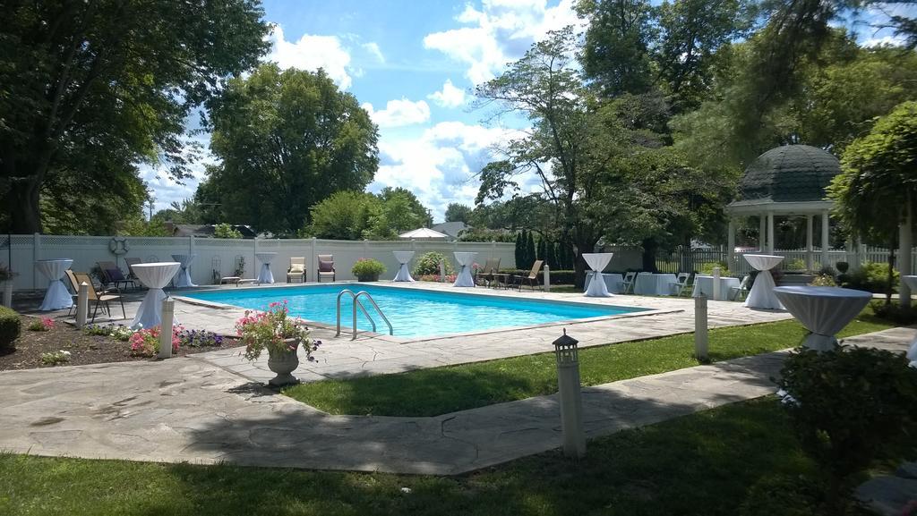 Greene Gables Inn White Hall Екстер'єр фото