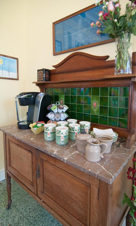 Greene Gables Inn White Hall Екстер'єр фото